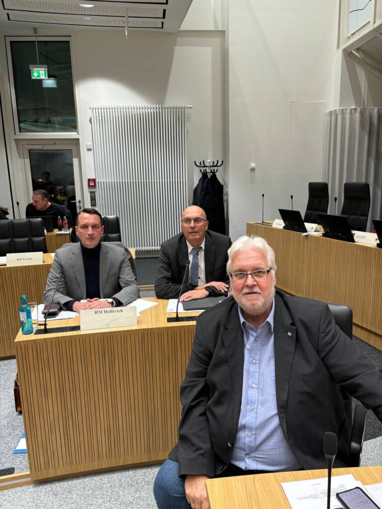 +++ Rat stimmt für ZUE in Aplerbeck - AfD stellt sich dagegen +++